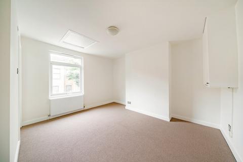 3 bedroom terraced house for sale, Brookhill Road, London