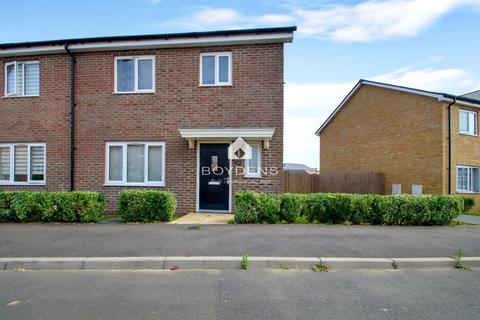 3 bedroom semi-detached house to rent, Henderson Road, Clacton-on-Sea CO16