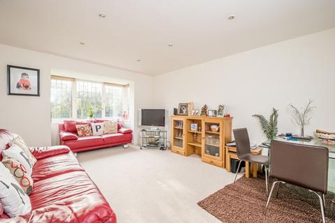 2 bedroom flat for sale, London Road, Headington, OX3