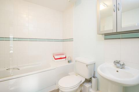 2 bedroom flat for sale, London Road, Headington, OX3