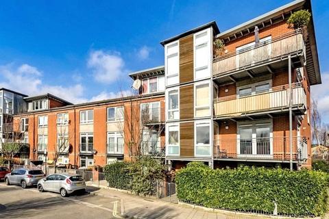 2 bedroom apartment to rent, Hunt Close, London, W11