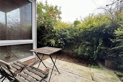 2 bedroom apartment to rent, Hunt Close, London, W11