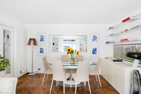 1 bedroom flat for sale, Onslow Square, SW7