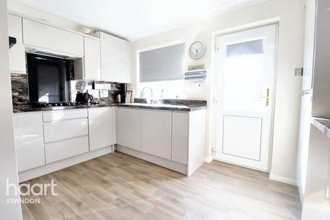 12 Kibblewhite Close, Purton, Swindon, SN5 4EQ