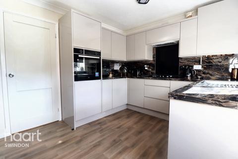 12 Kibblewhite Close, Purton, Swindon, SN5 4EQ