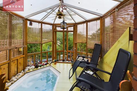 8 Llanwonno Road, Porth, CF39 0HU