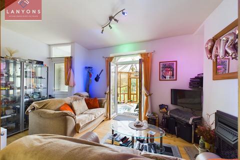 8 Llanwonno Road, Porth, CF39 0HU