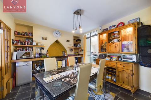 8 Llanwonno Road, Porth, CF39 0HU