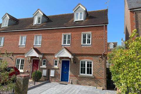 4 bedroom townhouse to rent, Liphook