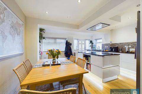 4 Villa Mount, Wyke, Bradford, BD12 9LD
