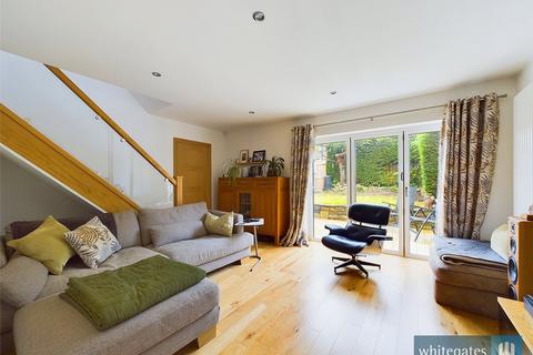 4 Villa Mount, Wyke, Bradford, BD12 9LD