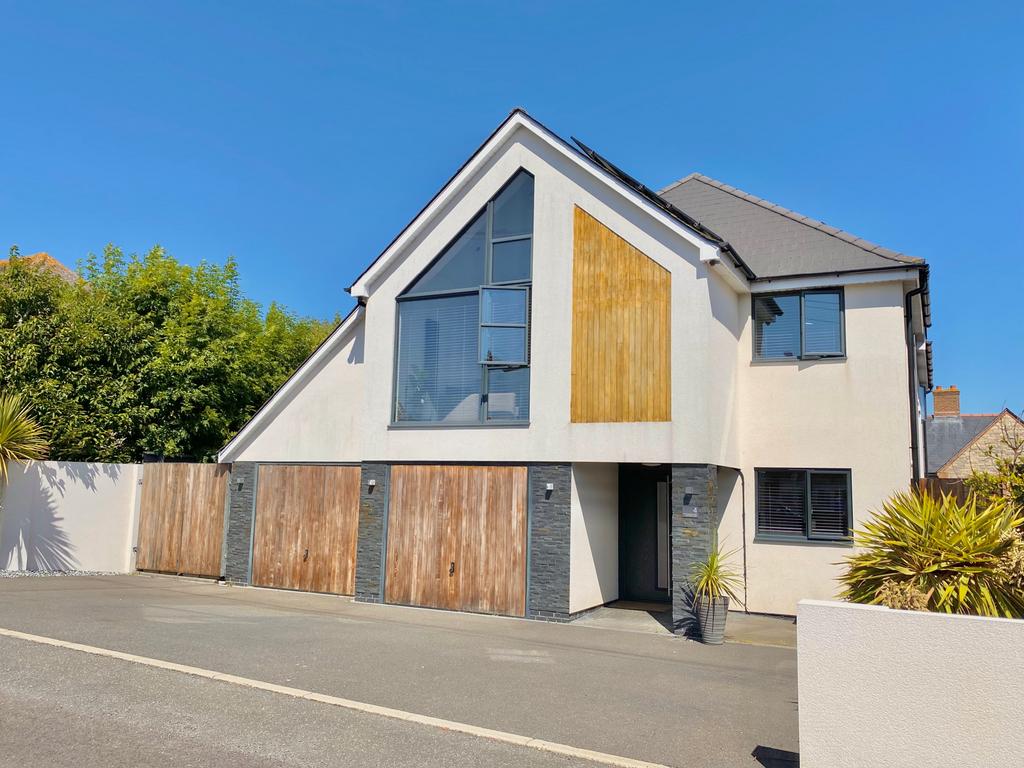 Chickerell, Dorset 4 bed detached house for sale £850,000