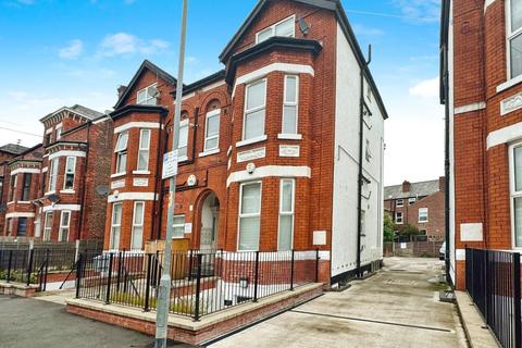 2 bedroom flat to rent, Central Road, West Didsbury, Manchester, M20