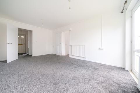 1 bedroom flat to rent, Trelawney Avenue, Slough, SL3