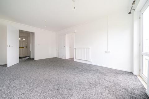 1 bedroom flat to rent, Trelawney Avenue, Slough, SL3