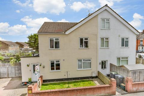 2 bedroom end of terrace house for sale, Recreation Avenue, Snodland, Kent