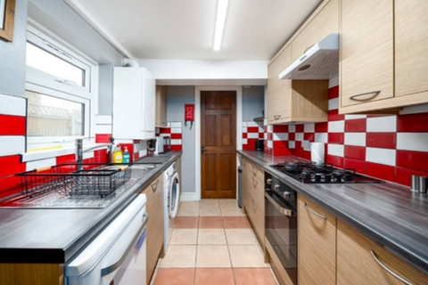 3 bedroom semi-detached house to rent, Strode Road, London, E7