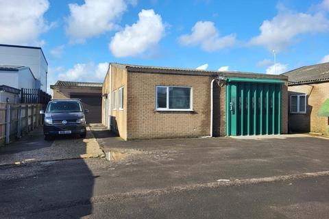 Industrial unit to rent, 23/24 Kennington Road, Nuffield Industrial Estate, Poole, Dorset