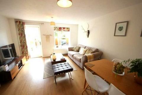 2 bedroom terraced house to rent, Badger Close, Guildford GU2