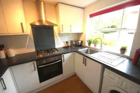 2 bedroom terraced house to rent, Badger Close, Guildford GU2