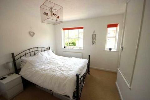 2 bedroom terraced house to rent, Badger Close, Guildford GU2