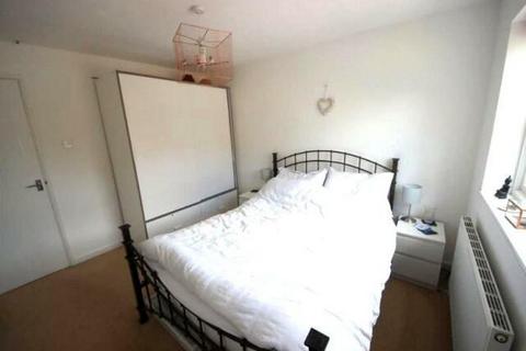 2 bedroom terraced house to rent, Badger Close, Guildford GU2