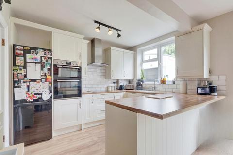 36 Arundel Gardens, Westcliff-on-sea, SS0 0BJ