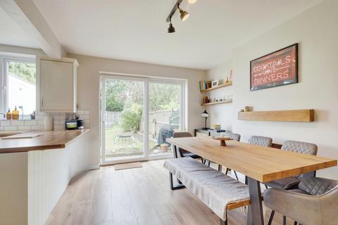 36 Arundel Gardens, Westcliff-on-sea, SS0 0BJ