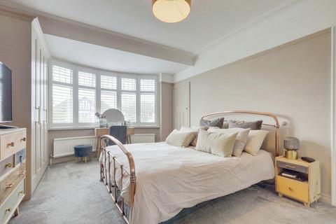36 Arundel Gardens, Westcliff-on-sea, SS0 0BJ