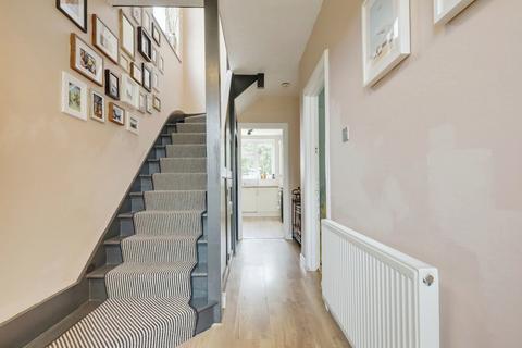 36 Arundel Gardens, Westcliff-on-sea, SS0 0BJ