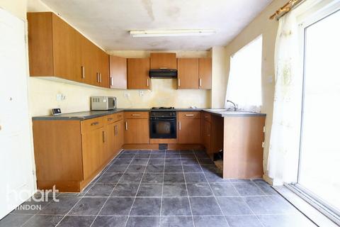 3 bedroom semi-detached house for sale, Conisborough, Swindon