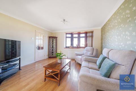 11 Robin Close, Romford, RM5 3UJ