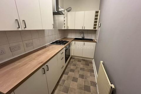 2 bedroom flat to rent, Seedhill Road, Paisley PA1