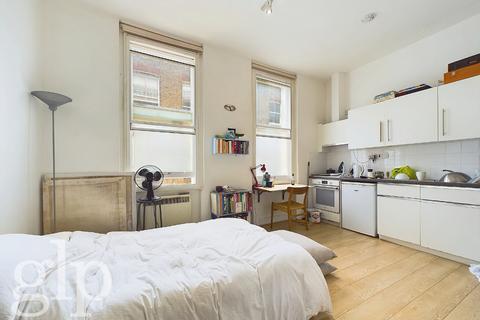 Studio to rent, Charlotte Place, London, Greater London, W1T