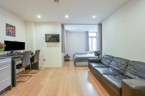 Studio for sale, Salton Square, Limehouse, London, E14