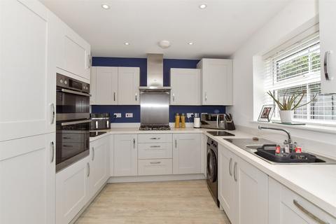 4 bedroom terraced house for sale, School Avenue, Basildon, Essex