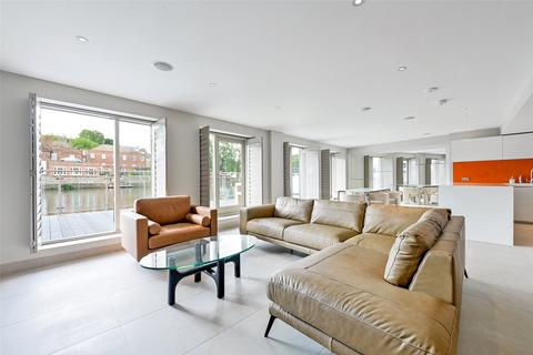 3 bedroom duplex to rent, High Street, Eton, Windsor, Berkshire, SL4