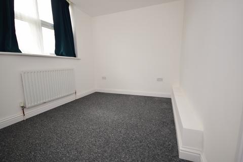 2 bedroom apartment to rent, Hillside Avenue Strood ME2