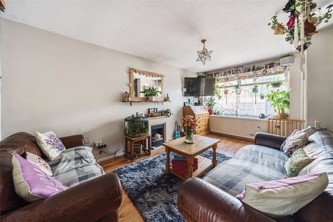 16 Blackbird Avenue, Innsworth, Gloucester, GL3 1BH