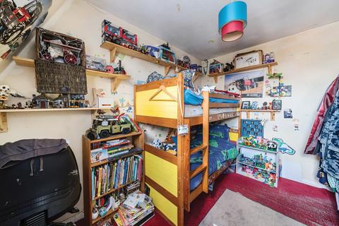 16 Blackbird Avenue, Innsworth, Gloucester, GL3 1BH