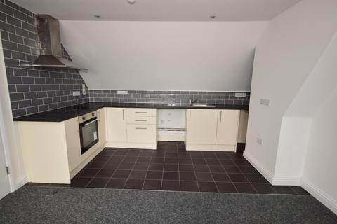 2 bedroom apartment to rent, Hillside Avenue Strood ME2