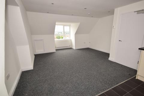 2 bedroom apartment to rent, Hillside Avenue Strood ME2