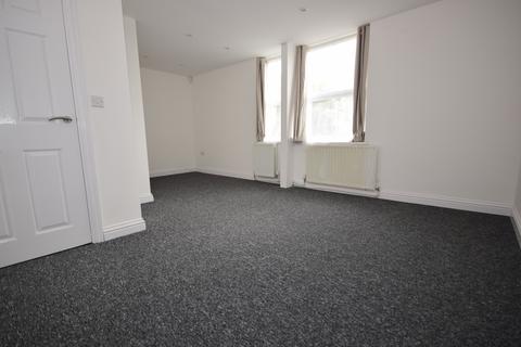 2 bedroom apartment to rent, Hillside Avenue Strood ME2