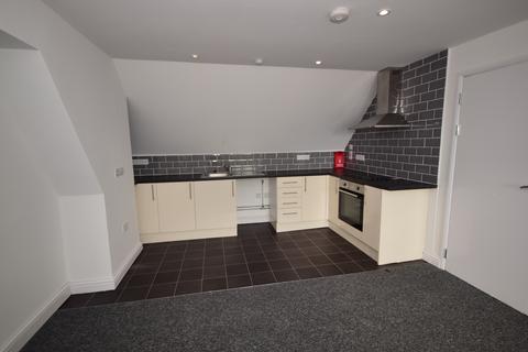 2 bedroom apartment to rent, Hillside Avenue Strood ME2