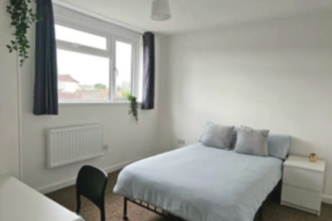 5 bedroom house share to rent, at Bristol, 14, Louise Avenue BS16