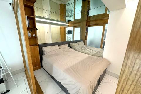 1 bedroom flat for sale, Kinnerton Yard, London SW1X