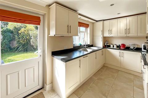 4a Ambersham Crescent, East Preston, Littlehampton, BN16 1AH