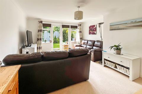 4a Ambersham Crescent, East Preston, Littlehampton, BN16 1AH