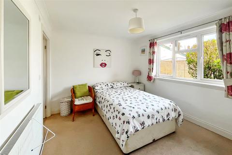 4a Ambersham Crescent, East Preston, Littlehampton, BN16 1AH