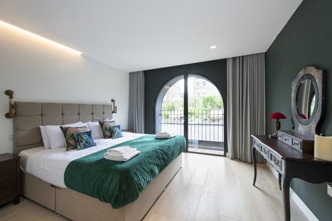 4 bedroom terraced house to rent, Arco Walk, Highgate Road, London